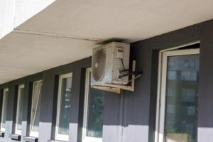 Как проверить законность установки кондиционера на фасаде панельного дома