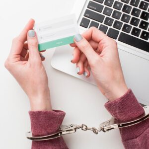 Как защитить деньги от мошенников